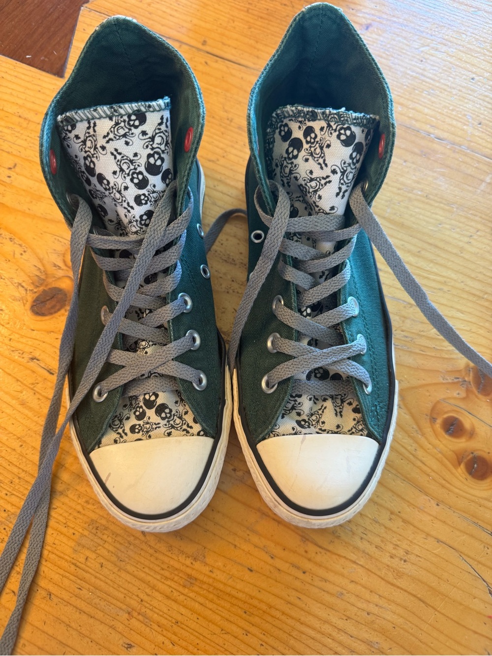 Women’s Size 7 Green High-Top Canvas Sneakers with Skull Print